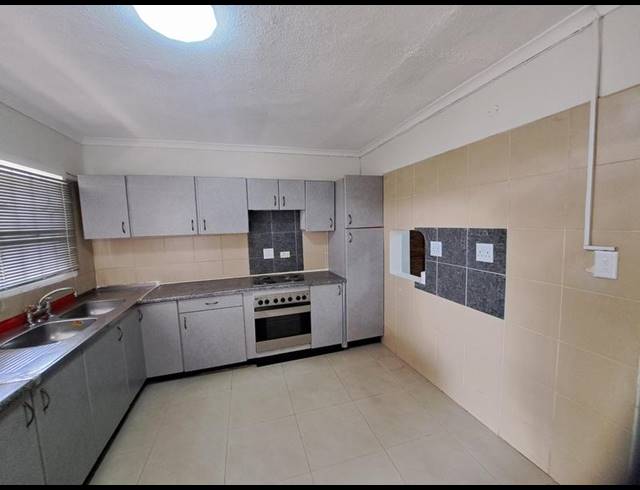 4 BEDROOM TOWNHOUSE FOR SALE IN CANESIDE